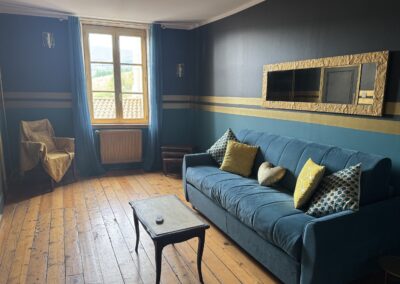 Gite de charme 12 personnes ou chambres dans le beaujolais.