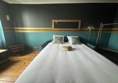 Gite de charme 12 personnes ou chambres dans le beaujolais.