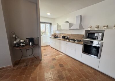 Gite ou chambres 12 personnes entre vignes et collines.